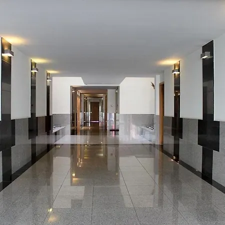 Ferienwohnung Fuer 4 Personen Ca 140 M In Funchal, Madeira Suedkueste Von Madeira