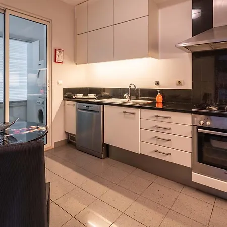 Ferienwohnung Fuer 4 Personen Ca 140 M In Funchal, Madeira Suedkueste Von Madeira *