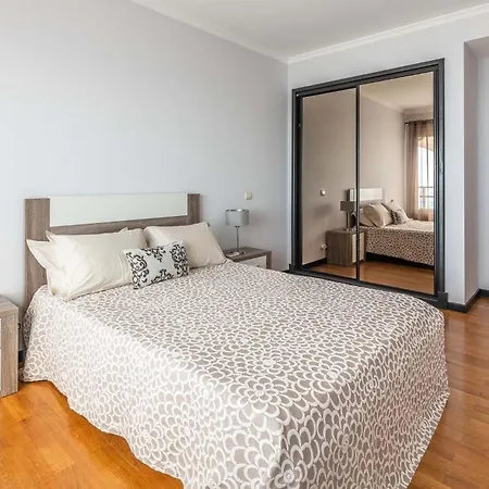 Apartment Ferienwohnung Fuer 4 Personen Ca 140 M In Funchal, Madeira Suedkueste Von Madeira