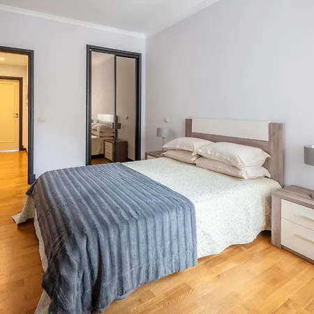 Ferienwohnung Fuer 4 Personen Ca 140 M In Funchal, Madeira Suedkueste Von Madeira Apartment